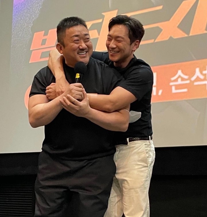 韓劇「結局售後」!《出走日記》孫錫久抱緊「美貞」,《那年》崔宇植金多美同看音樂劇