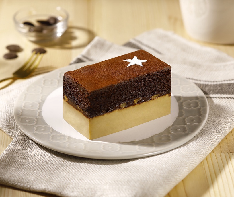 星巴克必吃甜點,「巧克力焙茶起司蛋糕」超濃郁
