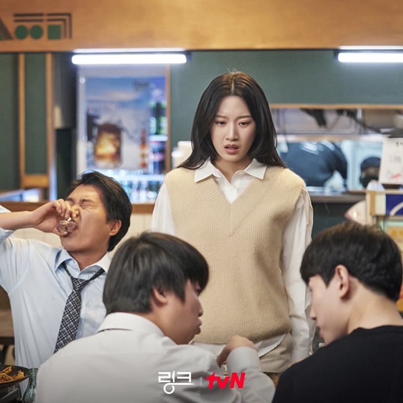 奇幻懸疑愛情劇《盡情吃 用力愛》Disney+開播!網陷「共感CP」呂珍九、文佳煐反轉魅力