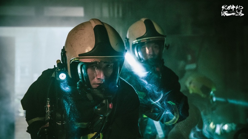 Netflix排行榜台灣冠軍作品!《營業中》破紀錄、《華燈》超強、13年前神作掀回憶殺!