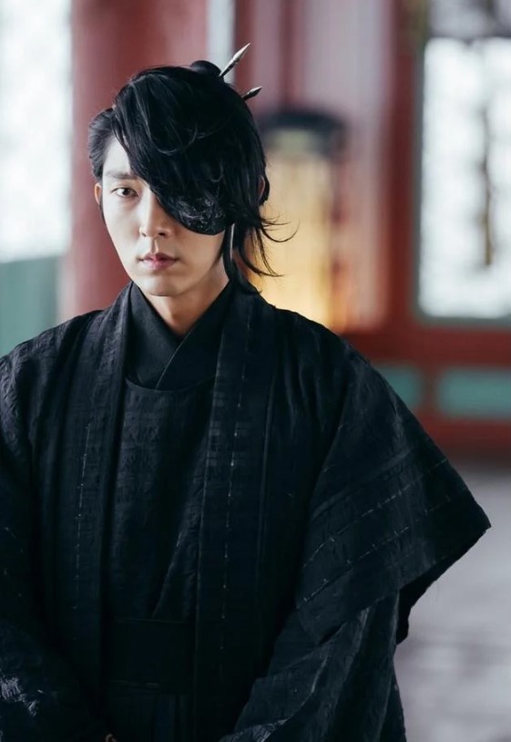 網議韓劇「超醜古裝造型」!《還魂》挨轟「最醜韓服」,南柱赫《河伯》古裝更被罵慘!