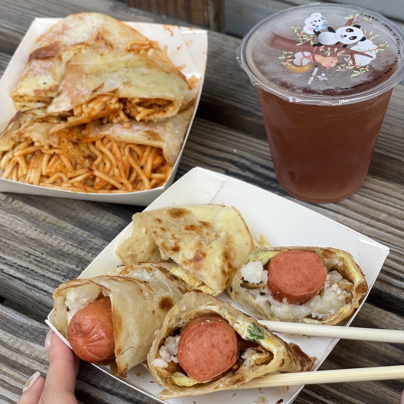 ▼薯霸早餐熱狗薯泥蛋餅/50元