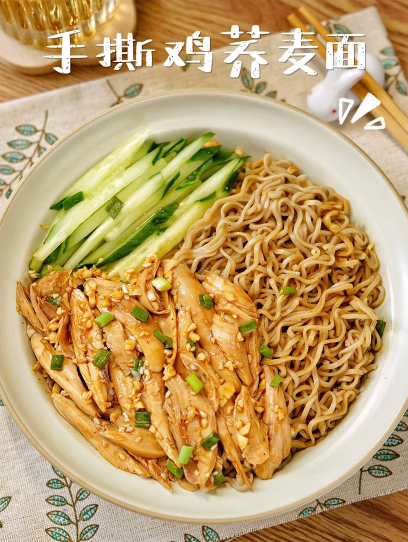 懶人「開胃減脂食譜」推薦!黃瓜壽司捲、酸辣蝦蒟蒻絲、高麗菜蝦仁蛋堡,夏日減肥必備