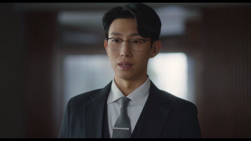 Netflix《非常律師禹英禑》鄭明錫「超暖細節」解析!把英禑當夥伴,「董格拉米案」處處都藏暖心細節!