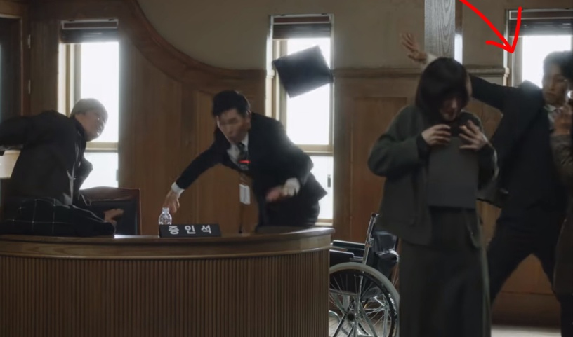Netflix《非常律師禹英禑》鄭明錫「超暖細節」解析!把英禑當夥伴,「董格拉米案」處處都藏暖心細節!