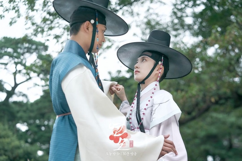 《禹英禑》朴恩斌搭檔的8位男星!三搭俞承豪甜翻,搭李帝勳組「古裝CP」超有氛圍感!