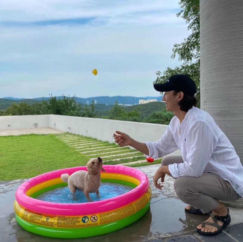 韓星「超狂豪宅」!《非常律師禹英禑》姜其永家堪比《秘密花園》玄彬家,她家4間更衣室全名牌