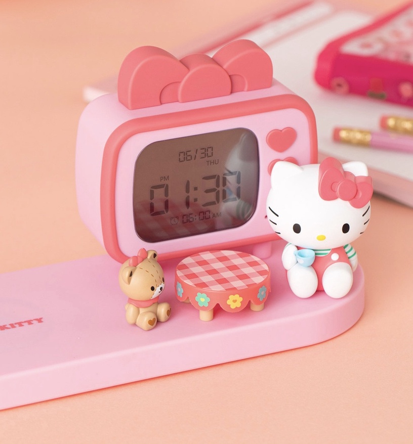 少女心噴發!Hello Kitty無線充電座粉嫩登場,結合鬧鐘功能,實用又療癒!