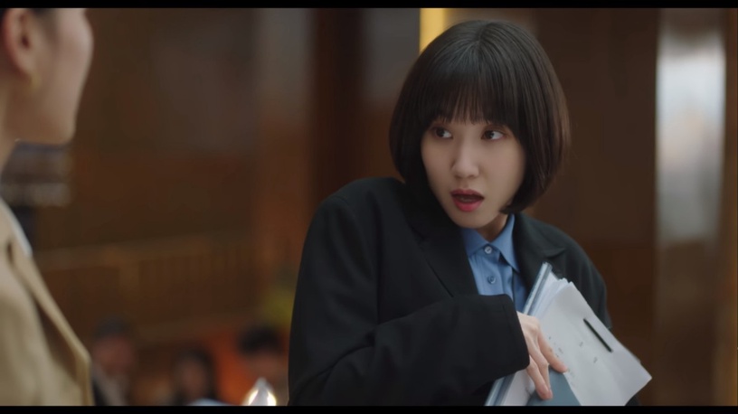 Netflix《非常律師禹英禑》秀妍6個「超暖細節」!為英禑鳴不平、遇危險,她「這反應」真能看出人品!