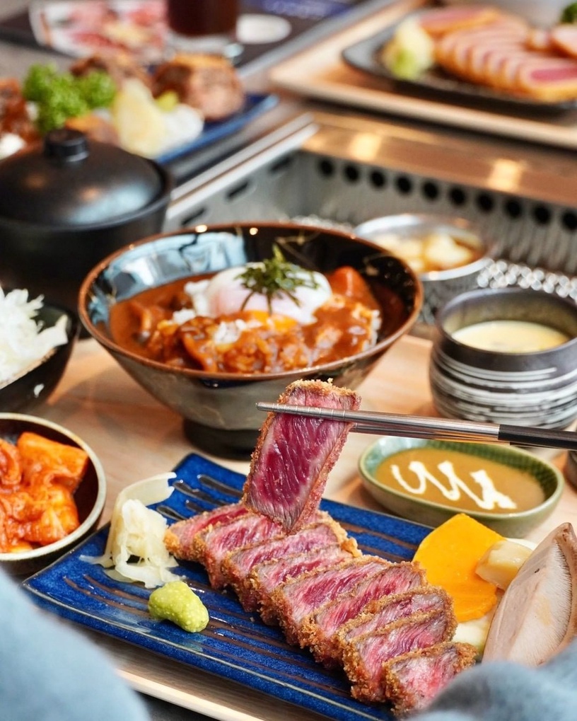 老饕最愛!特搜全台6間「炸牛排名店」,粉嫩色澤 x 鮮嫩多汁,還能放石板炙烤DIY!