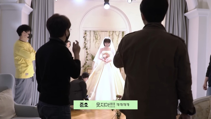 《非常律師禹英禑》「高甜花絮」片段!朴恩斌穿婚紗太美,姜泰伍完全被迷住了?導演都無奈了!