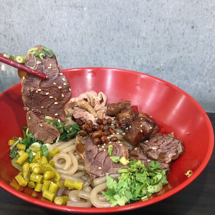 好評大推!台中5家「必吃酸辣粉」推薦,重慶正宗美味,酸辣口感超涮嘴!