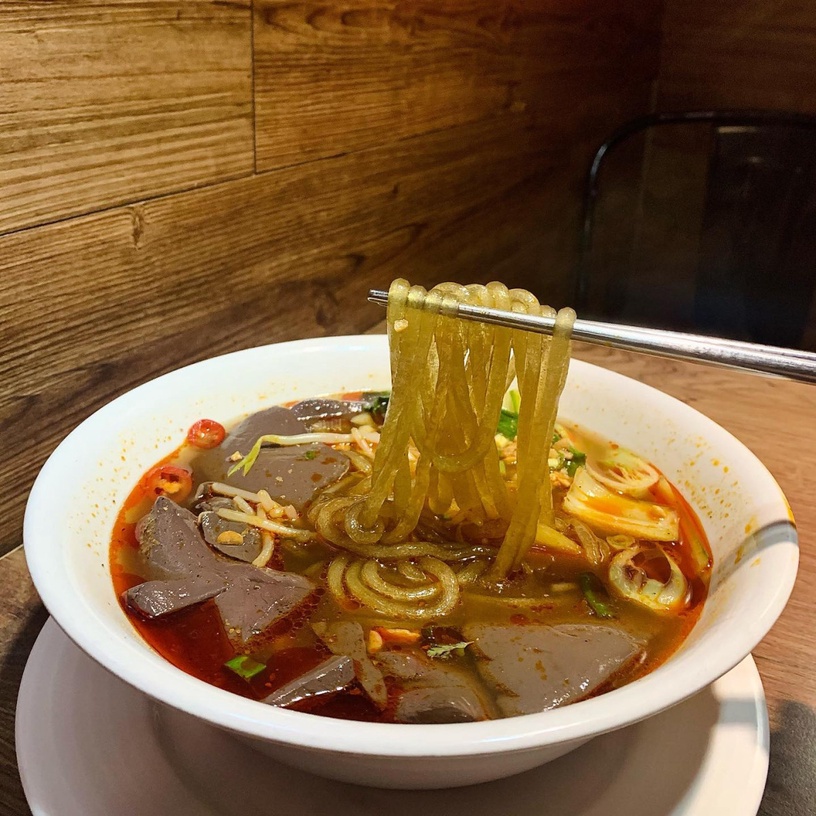 好評大推!台中5家「必吃酸辣粉」推薦,重慶正宗美味,酸辣口感超涮嘴!