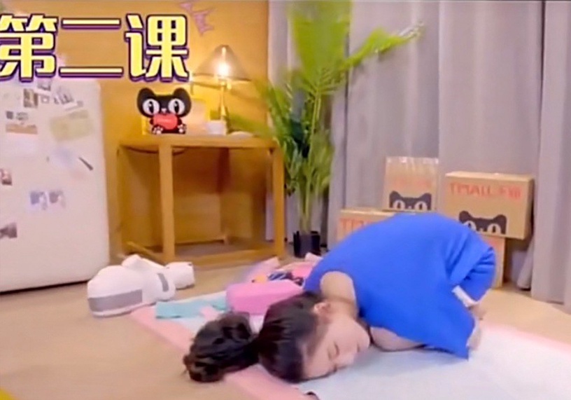 女星瘦腿秘訣公開!楊冪、趙露思美腿操懶人必學,熱巴泡腳加「這個」去寒消水腫