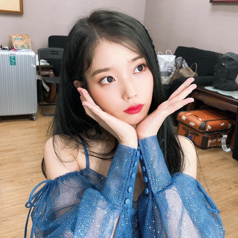 韓國「小臉女星」代表!NMIXX Sullyoon臉比巴掌還小,張員瑛、IU面對無情鏡頭都不怕