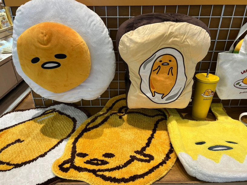 蛋黃哥地毯和絨毛提袋也要入手!