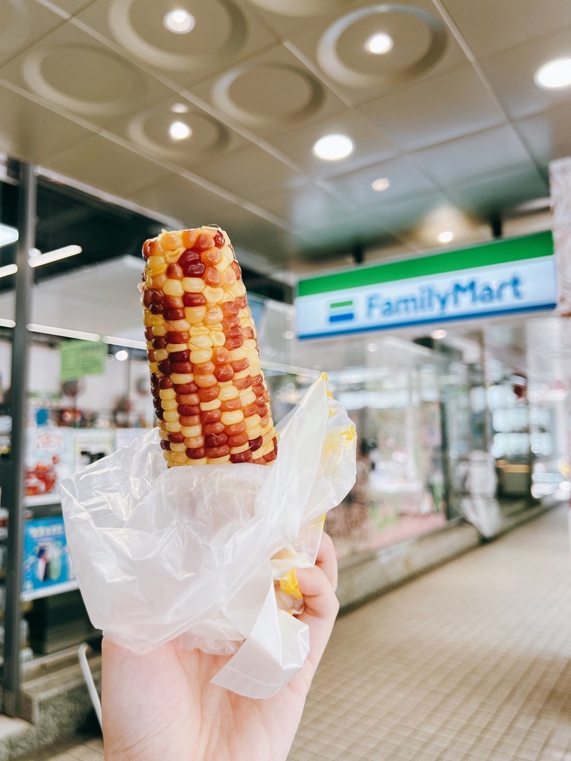 全家開賣新品「蒸雙色玉米」!全家限店販售Q彈蒸糯米玉米,銅板價就有再享優惠!