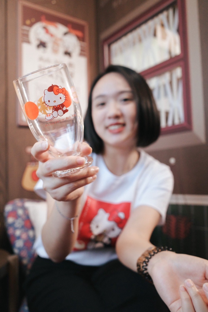 Kitty粉快衝台南!台南林百貨聯名Hello Kitty現身,限定Kitty玻璃杯、環保杯都要收!