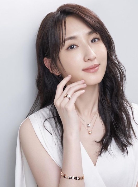 網議「在國外也很紅的台灣女星」!子瑜是台灣之光、峮峮破紀錄、她在20年前就紅遍日本