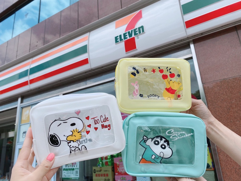 7-11多功能化妝包(史努比、小熊維尼、蠟筆小新款),售價129元/個