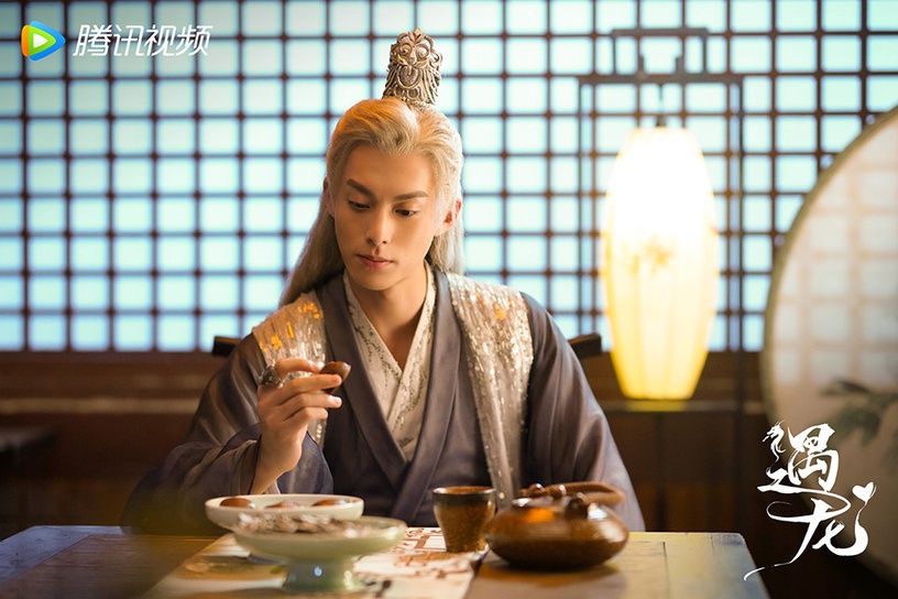 陸劇《蒼蘭訣》王鶴棣7件事!直播甜哄虞書欣,自帶貴氣卻不是富二代,當過「空少」?