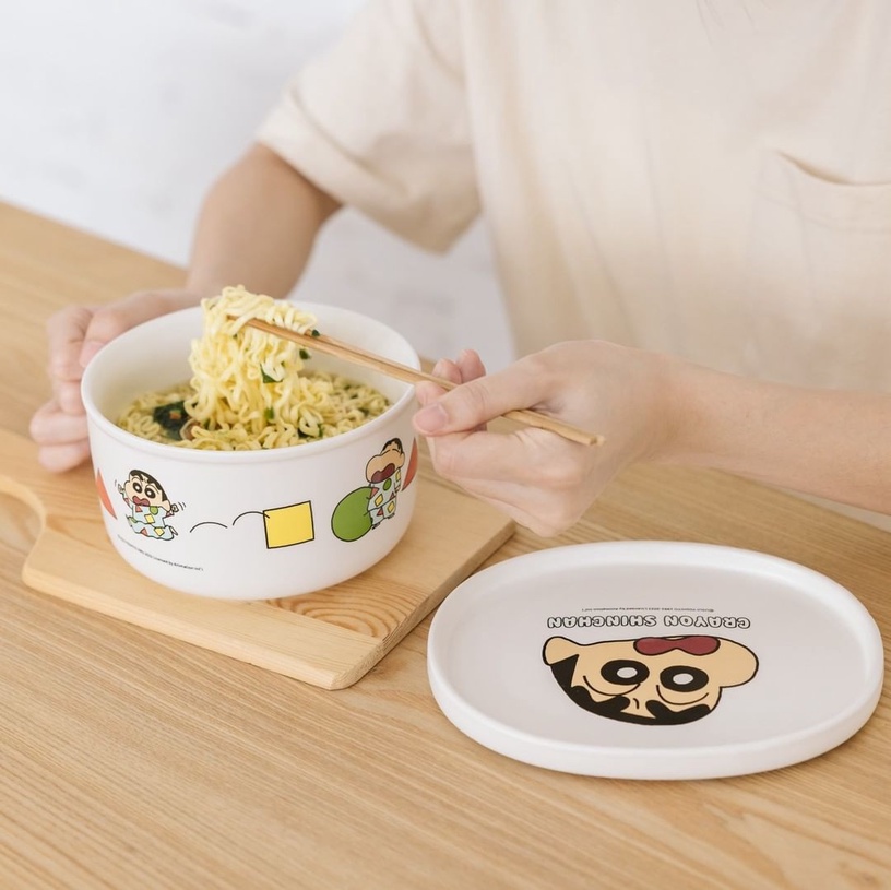 7-11x蠟筆小新「陶瓷碗盤組」,售價489元