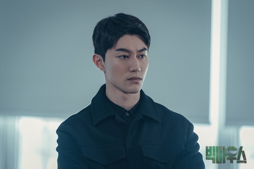 《黑話律師》主演群近況!李鍾碩辦見面會太寵粉、潤娥搭俊昊開拍新劇,金柱憲戲約不斷