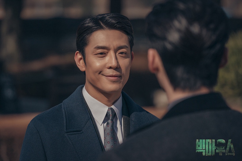 《黑話律師》主演群近況!李鍾碩辦見面會太寵粉、潤娥搭俊昊開拍新劇,金柱憲戲約不斷