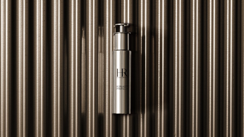 登抗皺之神!HR 赫蓮娜「玻尿酸澎潤精華」優勢解析!撫紋、拉提 重現澎潤緊緻回彈肌~