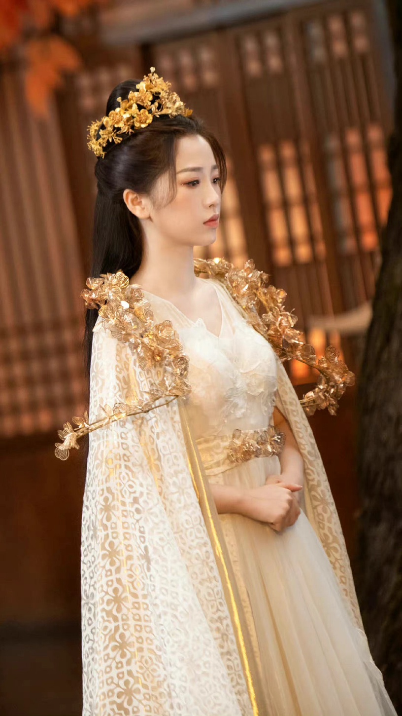 這些「絕美古裝」是同個造型師!《狐妖小紅娘》楊冪妖媚,楊超越這部不輸《蒼蘭訣》!