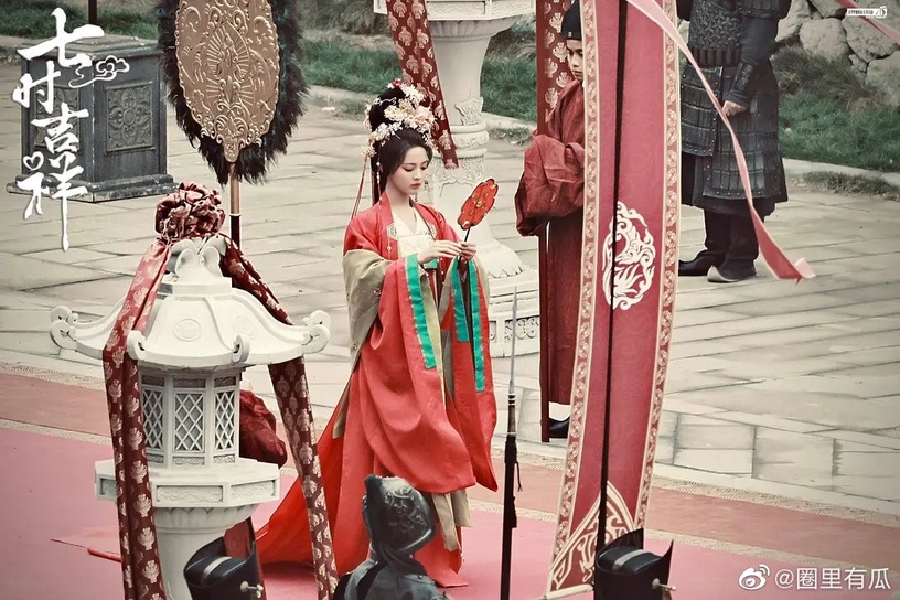 這些「絕美古裝」是同個造型師!《狐妖小紅娘》楊冪妖媚,楊超越這部不輸《蒼蘭訣》!