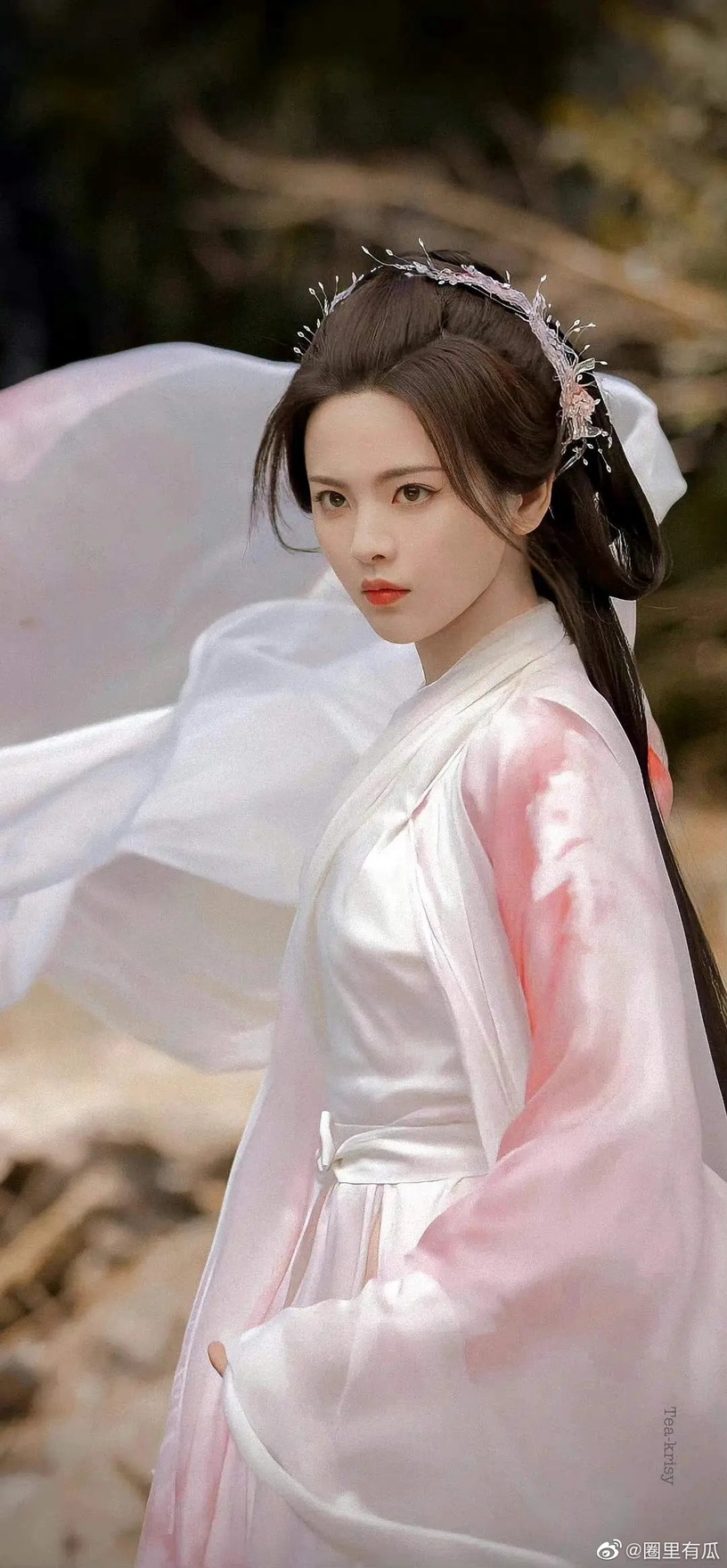 這些「絕美古裝」是同個造型師!《狐妖小紅娘》楊冪妖媚,楊超越這部不輸《蒼蘭訣》!