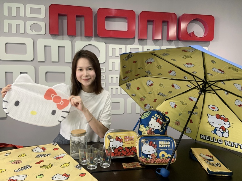 Kitty粉快收!momo購「Hello Kitty」集點加價購,Kitty摺疊傘、Kitty口金包一元起入手