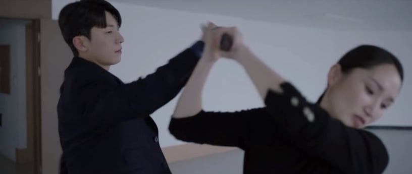 《小女子》魏嘏雋9個高帥場面!多次解救仁珠、對仁珠摸頭殺,反將朴載相一軍太過癮
