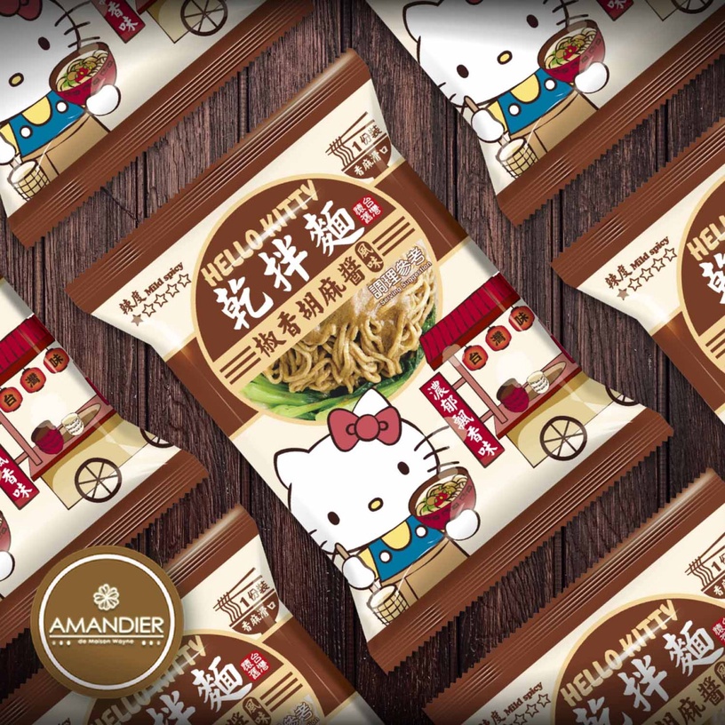 Kitty粉開吃!全家開賣Hello Kitty乾拌麵,牛肉醬、三杯雞、胡麻都讚,超萌Kitty要收