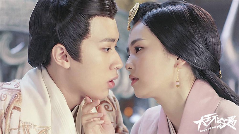 陸劇女星「螢幕初吻」對象!《追光者》吳倩給了羅雲熙,熱巴給了高偉光,她給了肖戰!