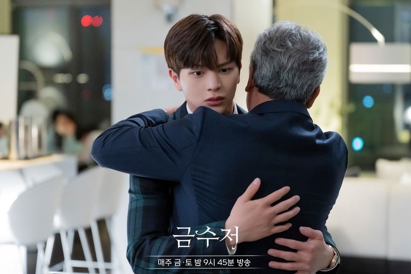 《人生勝利組》初版「劇情設定」!原本「金湯匙」能用無數次?爸爸們也用過金湯匙?