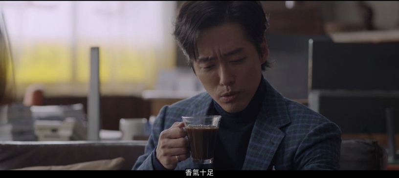 韓劇「超幽默PPL」!《千元律師》太直白引熱議,陸星材《學校2015》PPL尷尬又好笑