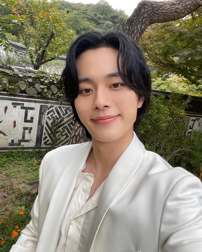 《王后傘下》主演戲外秘密!金憓秀曾是跆拳道好手?「成枏大君」竟和韓韶禧傳過緋聞!