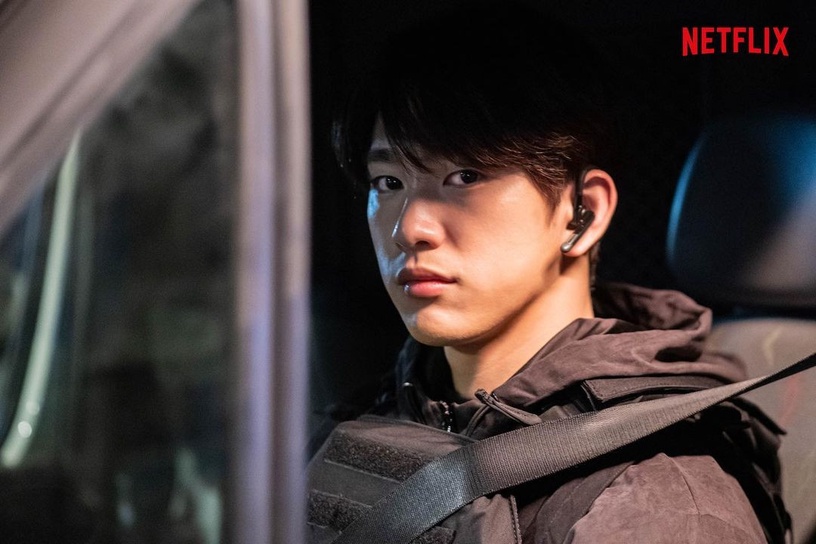 10位「影視歌三棲」韓星!李俊昊憑《衣袖》逆襲,朴寶劍演而優則唱,IU秀智發展最好!