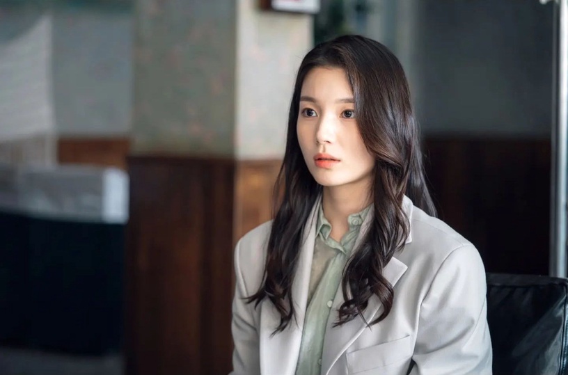 《王后傘下》配角竟演過這些劇!世子嬪是《千元律師》畫家姊姊,元孫演過金泰希女兒