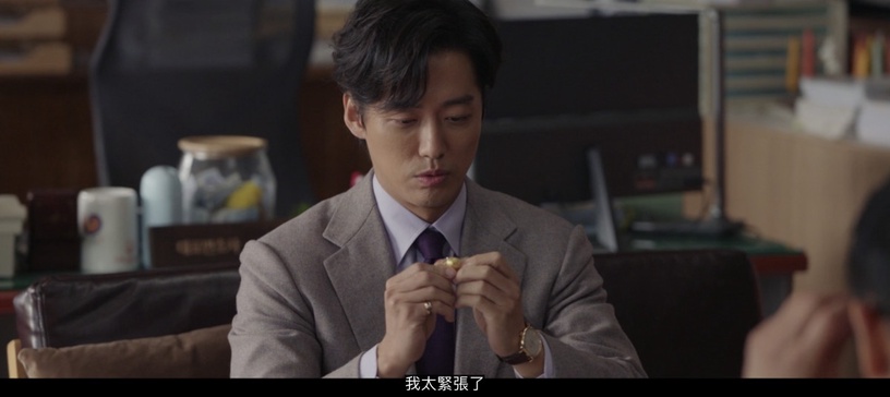 《千元律師》南宮珉8個「即興演出」!手抖弄掉清心丸&「炸醬麵打翻」崩潰竟都是他即興