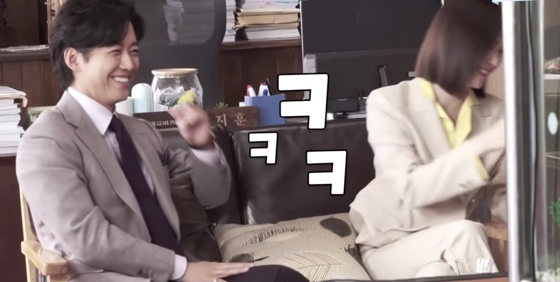 《千元律師》南宮珉8個「即興演出」!手抖弄掉清心丸&「炸醬麵打翻」崩潰竟都是他即興