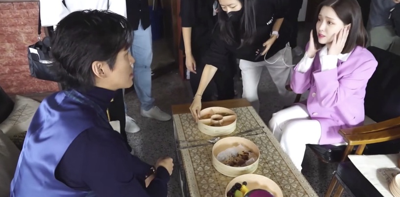 《千元律師》南宮珉8個「即興演出」!手抖弄掉清心丸&「炸醬麵打翻」崩潰竟都是他即興