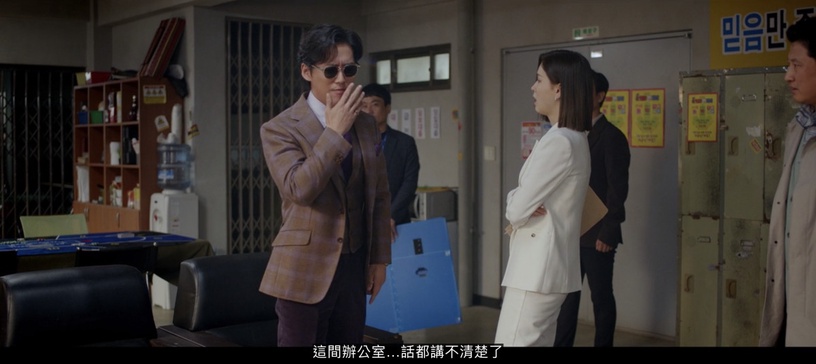 《千元律師》南宮珉8個「即興演出」!手抖弄掉清心丸&「炸醬麵打翻」崩潰竟都是他即興