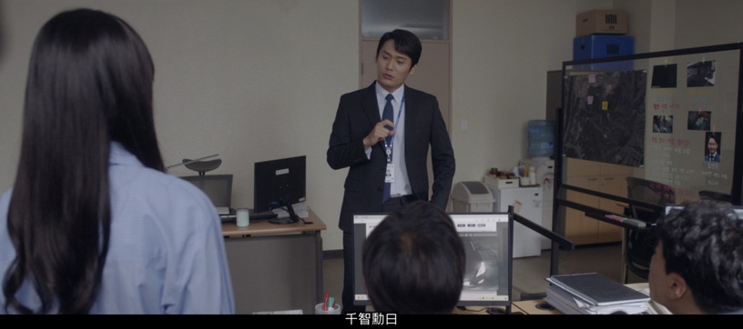 《千元律師》劇情「隱藏細節」!「水族箱的魚」象徵被困在過去的智勳,民赫是智勳迷弟