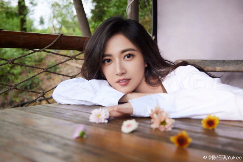「資源逆天卻紅不了」陸劇明星!李一桐誰都帶不紅,陳飛宇想當下一個肖戰,卻次次失敗