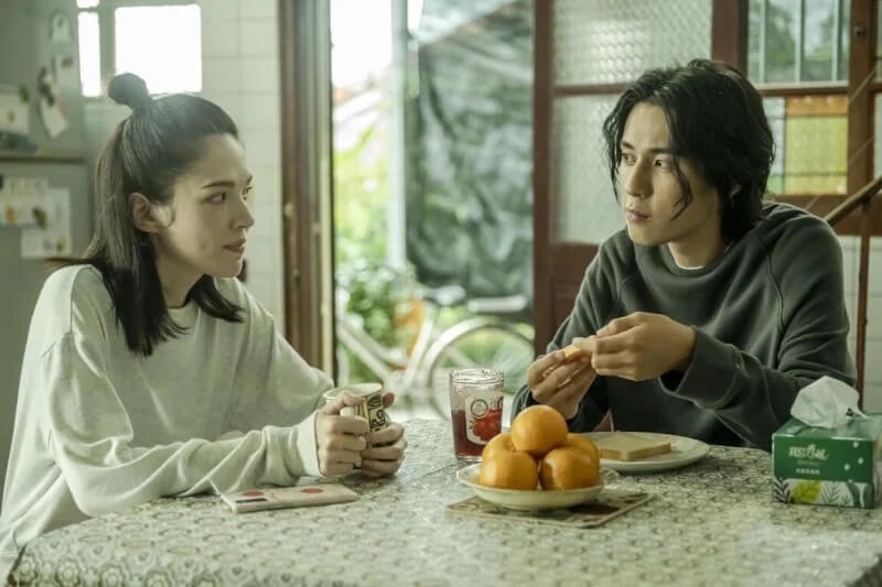 《她和她的她》「晨曦弟」徐鈞浩6個秘密!室友是《想見你》的他,竟習慣「寫遺書」?