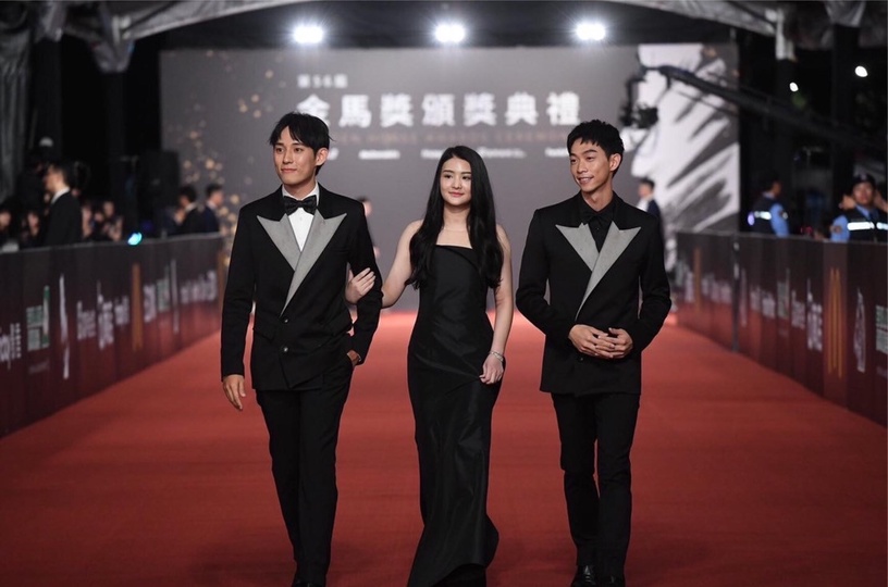 《她和她的她》「晨曦弟」徐鈞浩6個秘密!室友是《想見你》的他,竟習慣「寫遺書」?