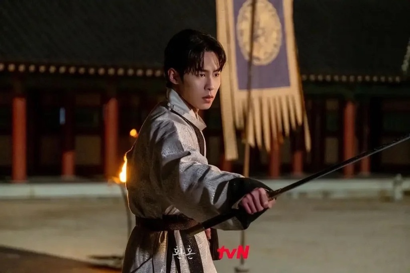《還魂2:光與影》亮點+最新預告!落壽現身,李宰旭大開殺戒:「沒有人能活著離開!」